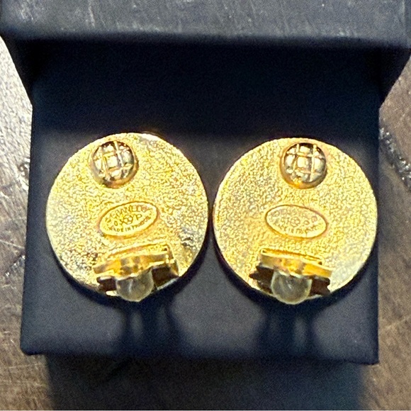 Chanel Vintage CC Logo Earrings - Picture 4 of 10